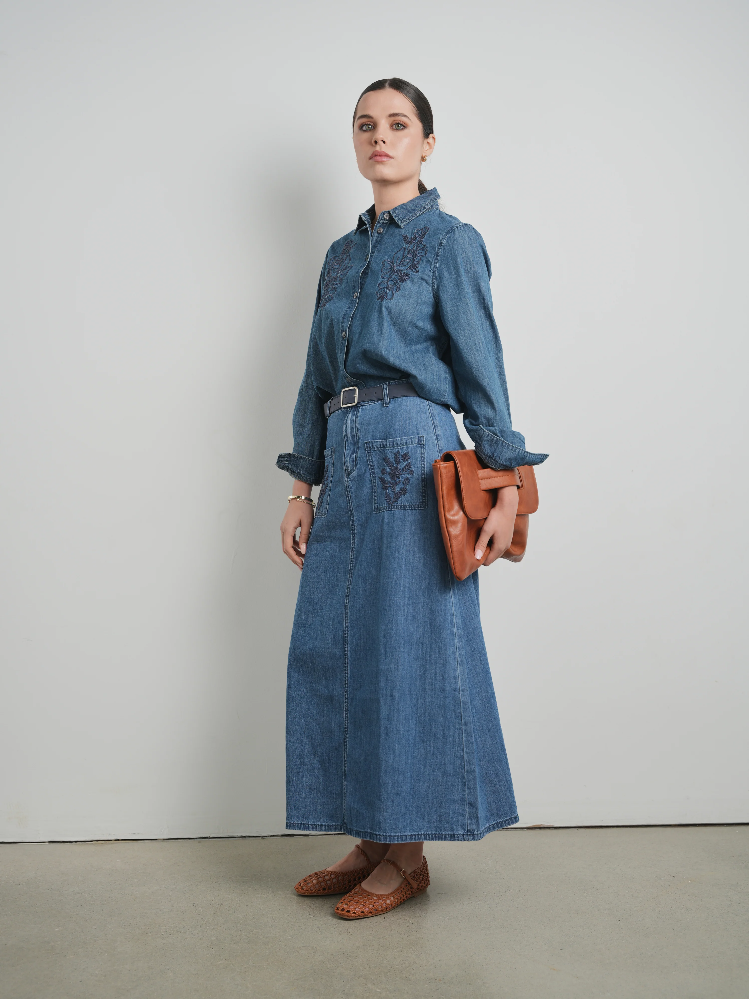 Hd Floral Embroidery Pocket Skirt - Image 3