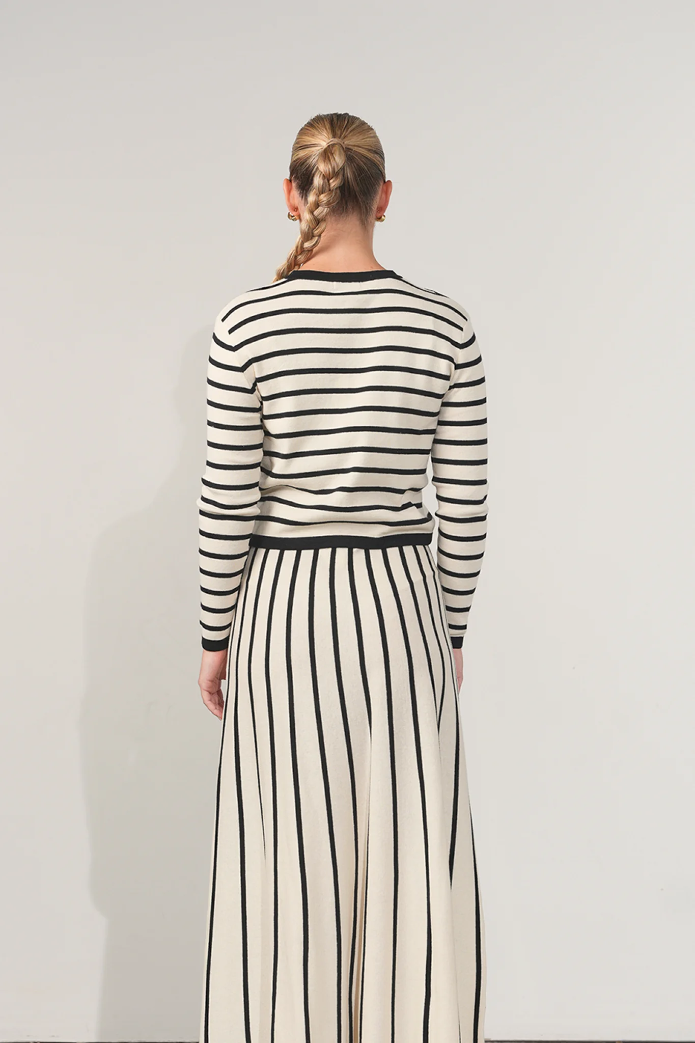 Ceremony Cropped Long Sleeve Cardigan - Image 4